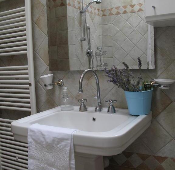 فندق ريفى Agriturismo Renai E Monte