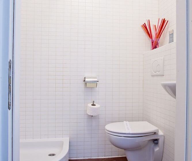 פנסיון Rooms Zagreb 17