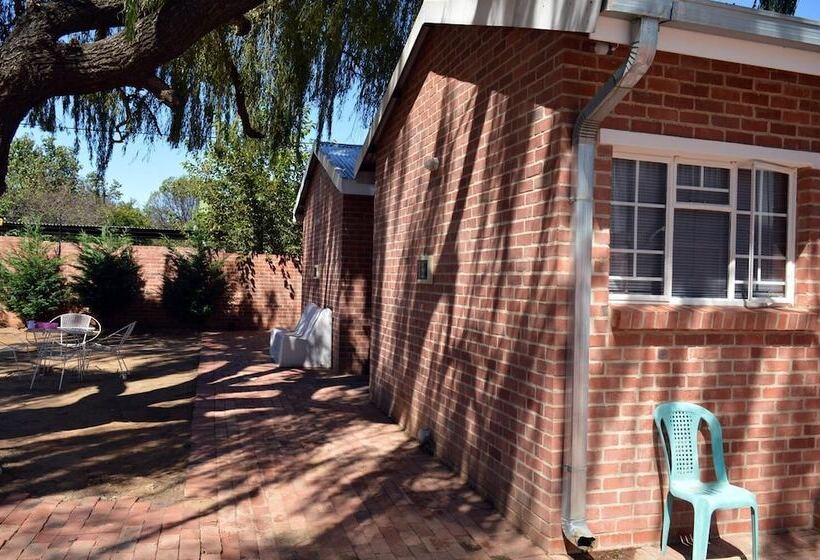 پانسیون Village Lodge Harrismith
