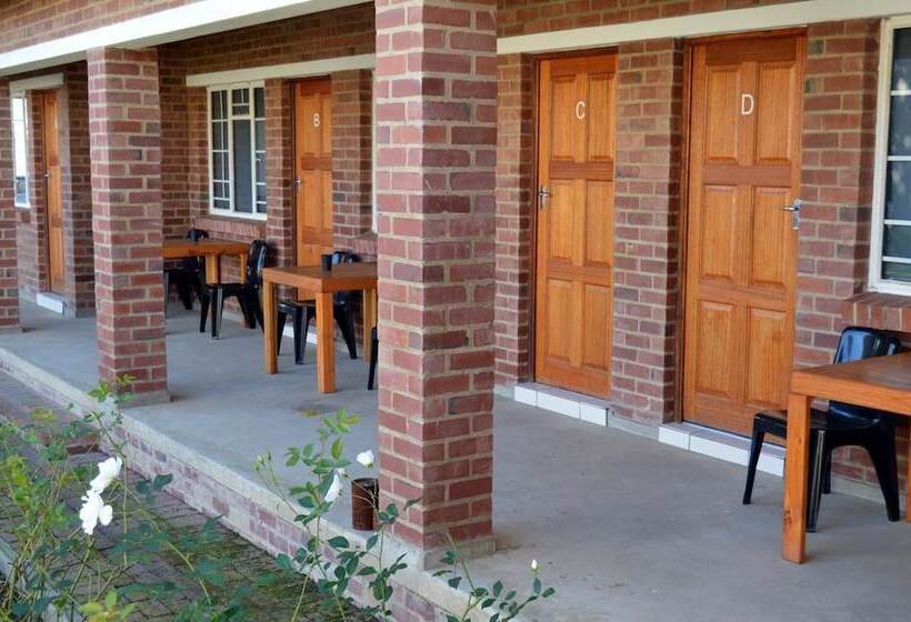 پانسیون Village Lodge Harrismith
