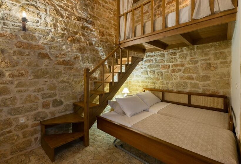 Rodia House