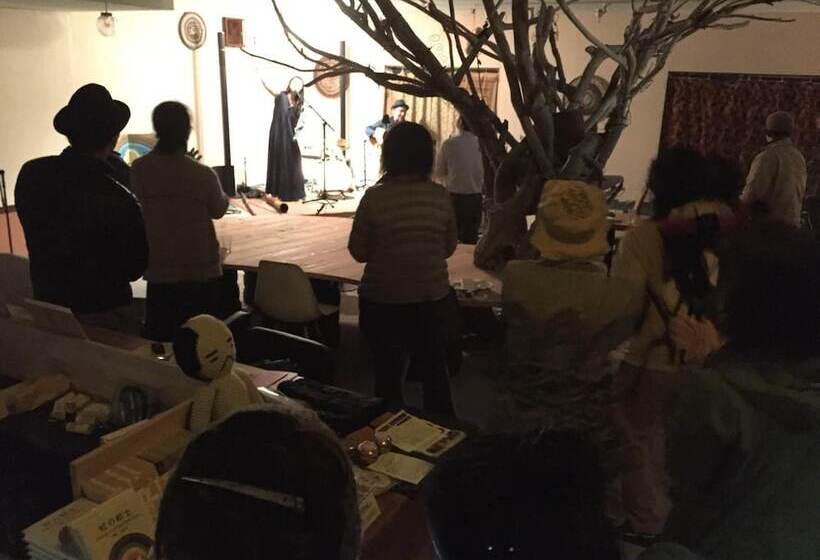 הוסטל Guest House & Cafe Ohana