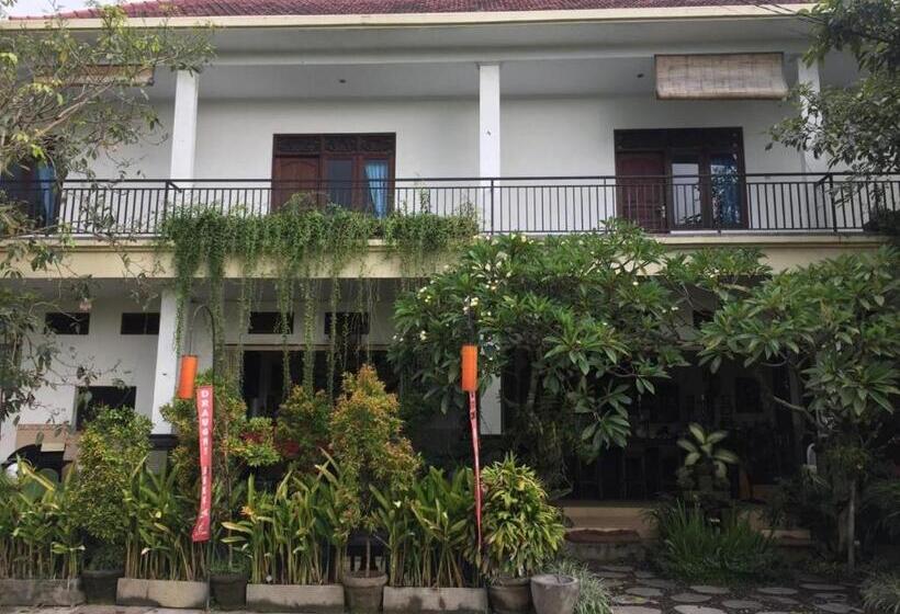 هاستل Surfer S Beach House