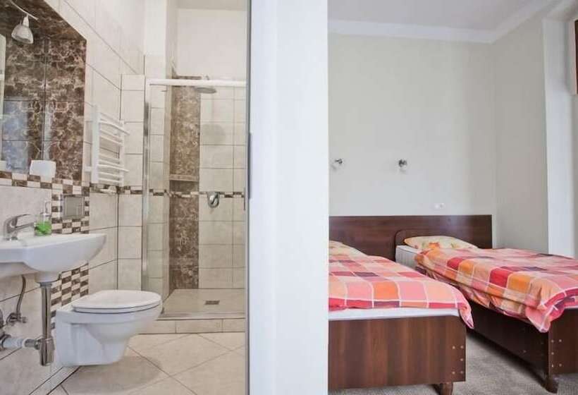 تختخواب و صبحانه Victoria Karpacz