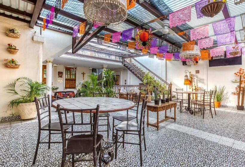هتل Boutique Casa Garay