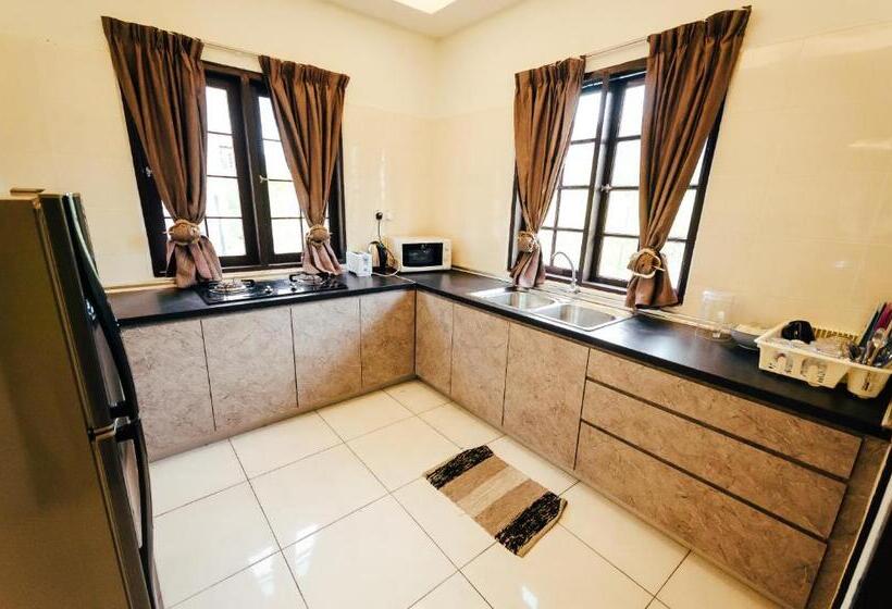 هتل Kertih Damansara Inn