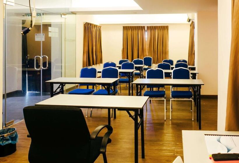 هتل Kertih Damansara Inn