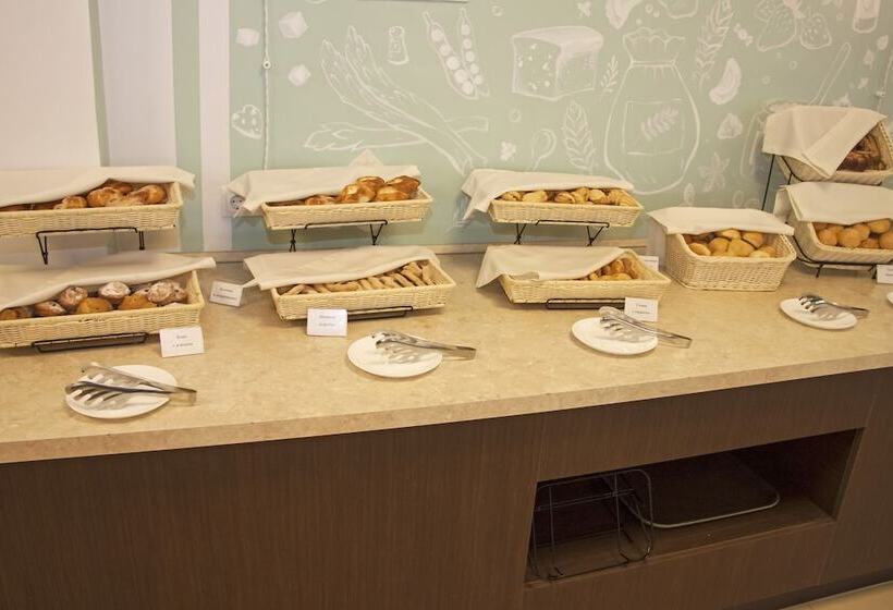 酒店 Sunmarinn Resort