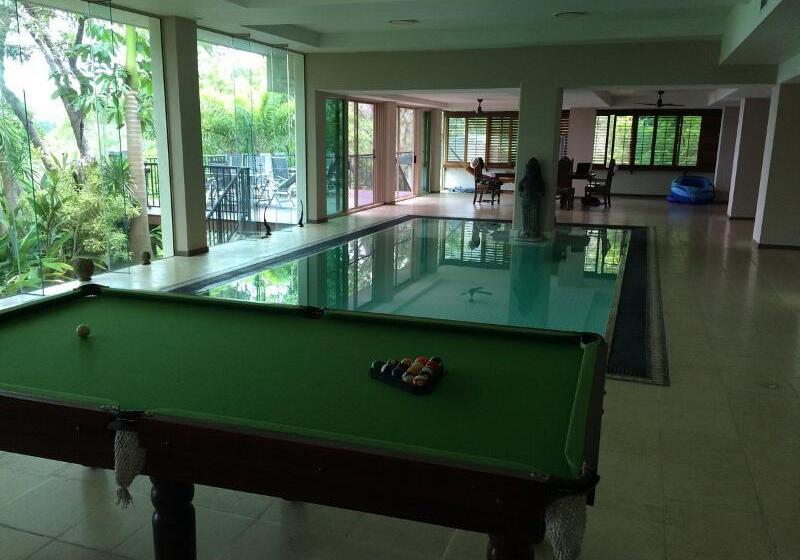 Отель Whitsundays Rainforest Retreat