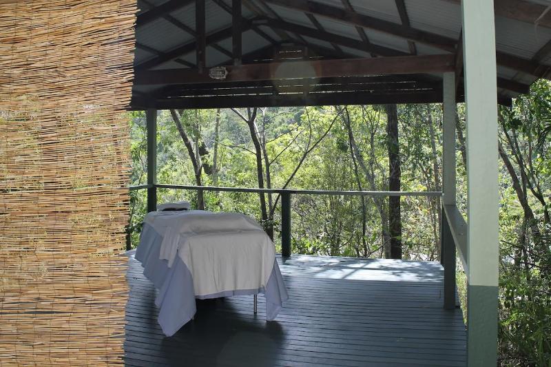 Отель Whitsundays Rainforest Retreat
