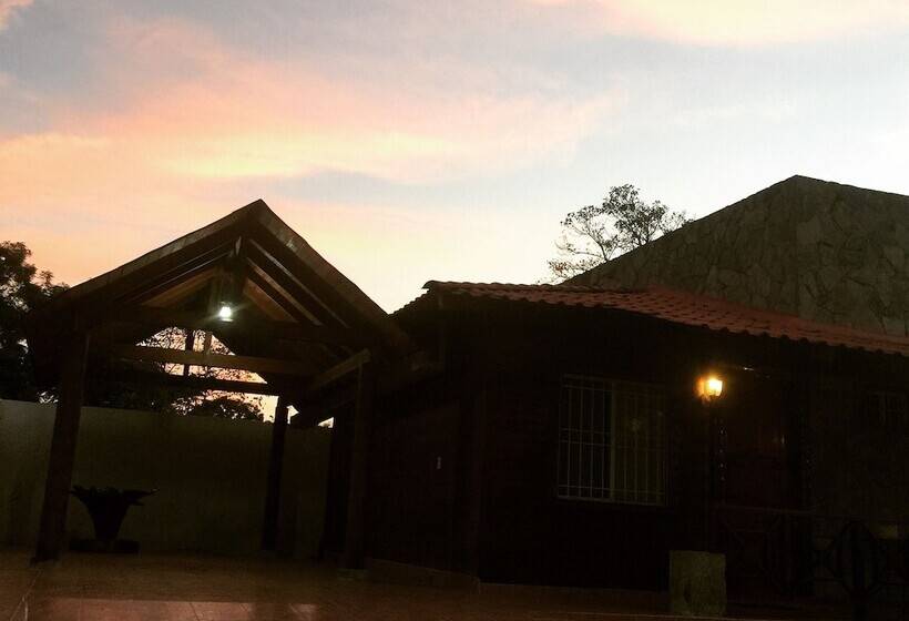 پانسیون Los Fundadores Estancia Ecológica
