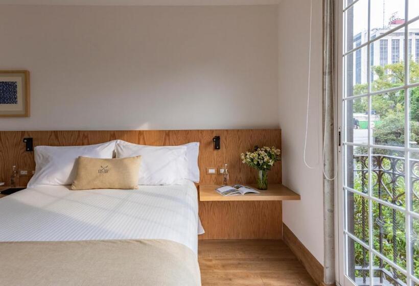 Reforma Guest House