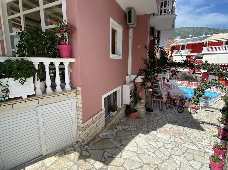 Villa Antonis