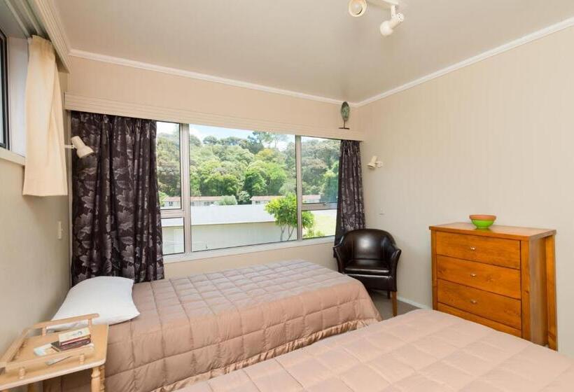 Waitangi Beach House