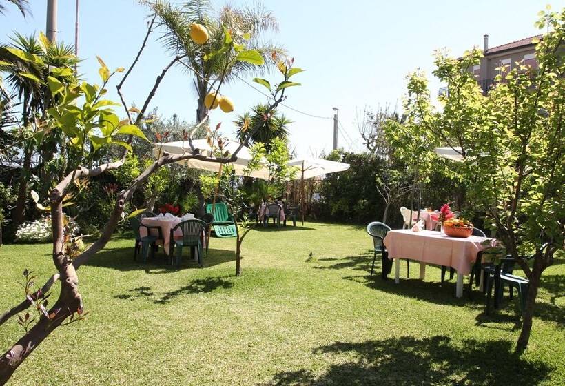 تختخواب و صبحانه Villa Delle Vacanze