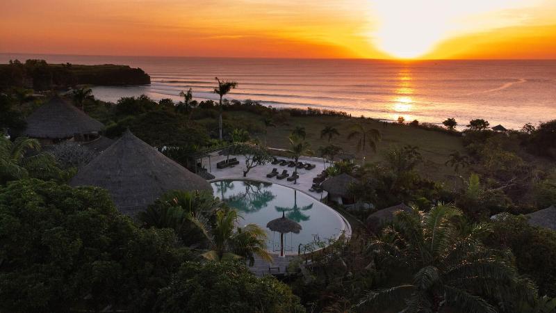 هتل La Joya Balangan Resort