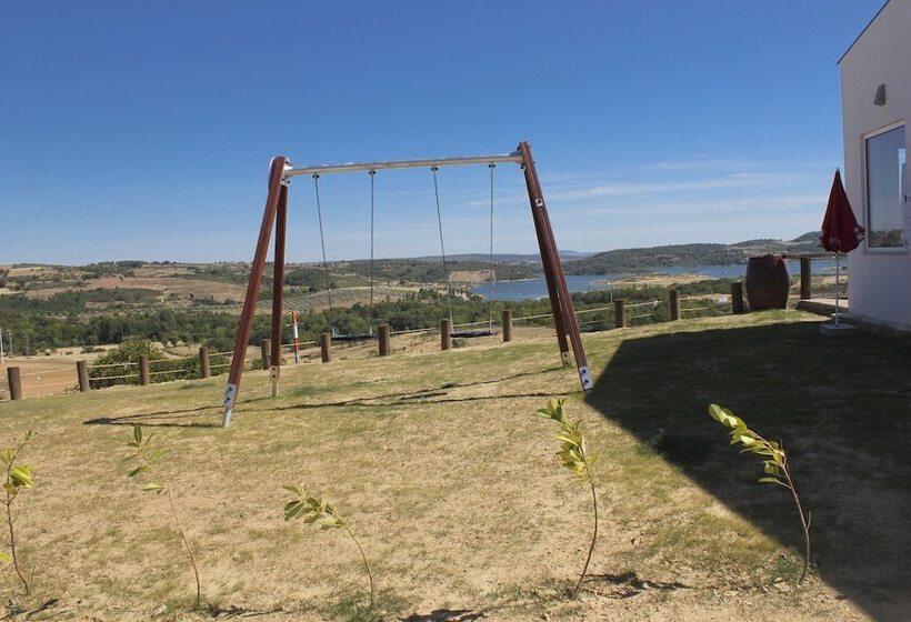 هتل Monte Do Azibo Caravan Park