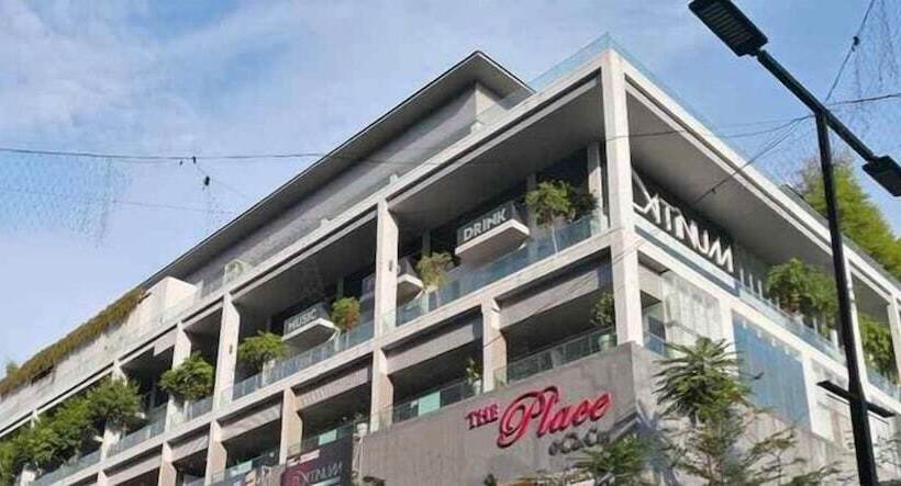 هتل Putra Heights New Wave