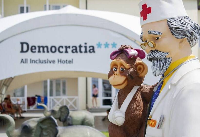 استراحتگاه Democratia Ultra All Inclusive