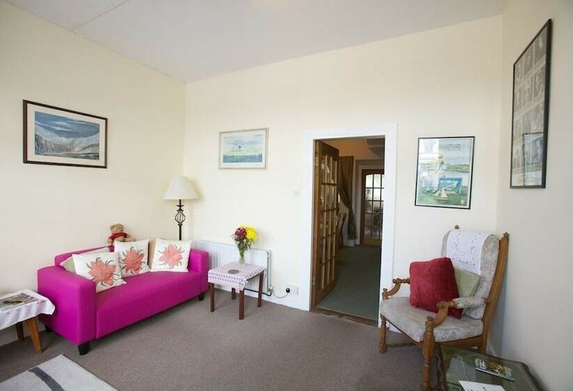 تختخواب و صبحانه Creeve House