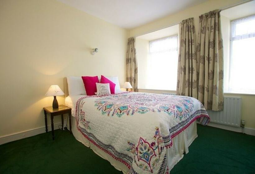 تختخواب و صبحانه Creeve House