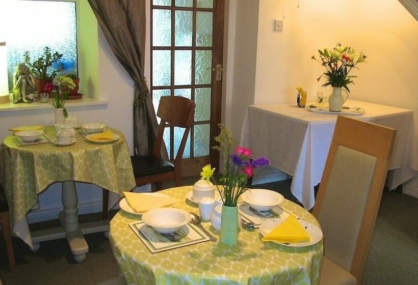 تختخواب و صبحانه Creeve House