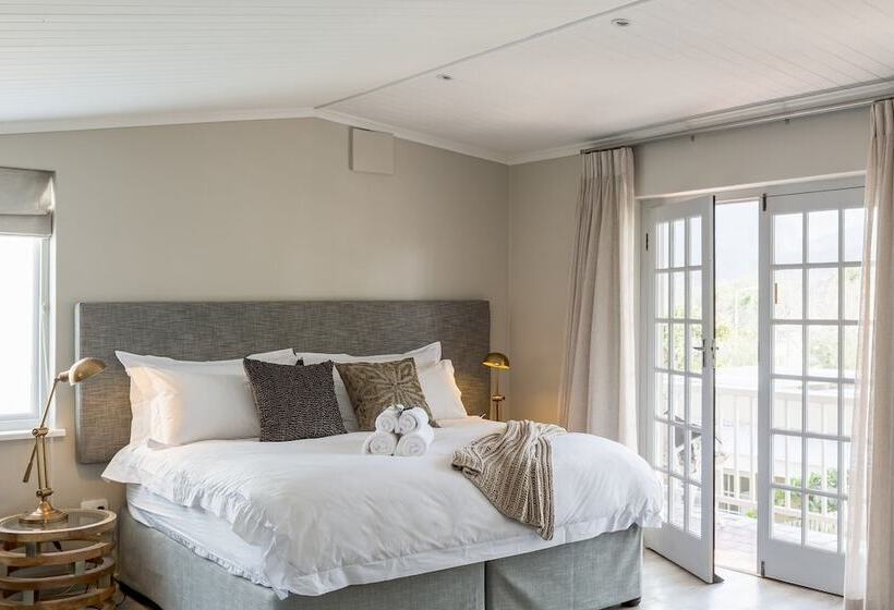 Bed and Breakfast Macaron Boutique Guest House