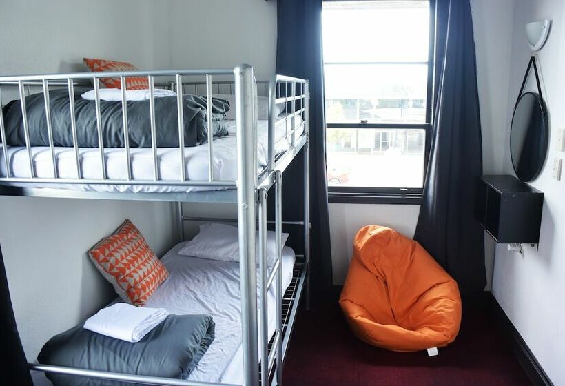 Bobs Hostel