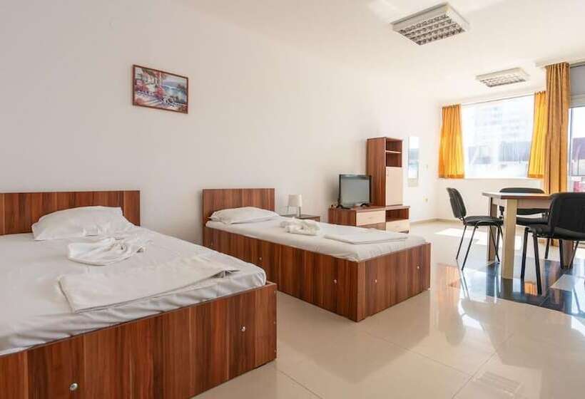 هتل Hostel Coral City