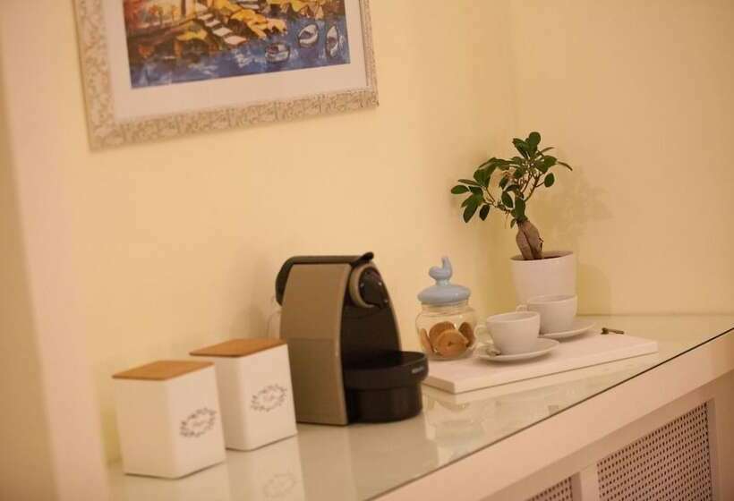 تختخواب و صبحانه Suite Nina 2