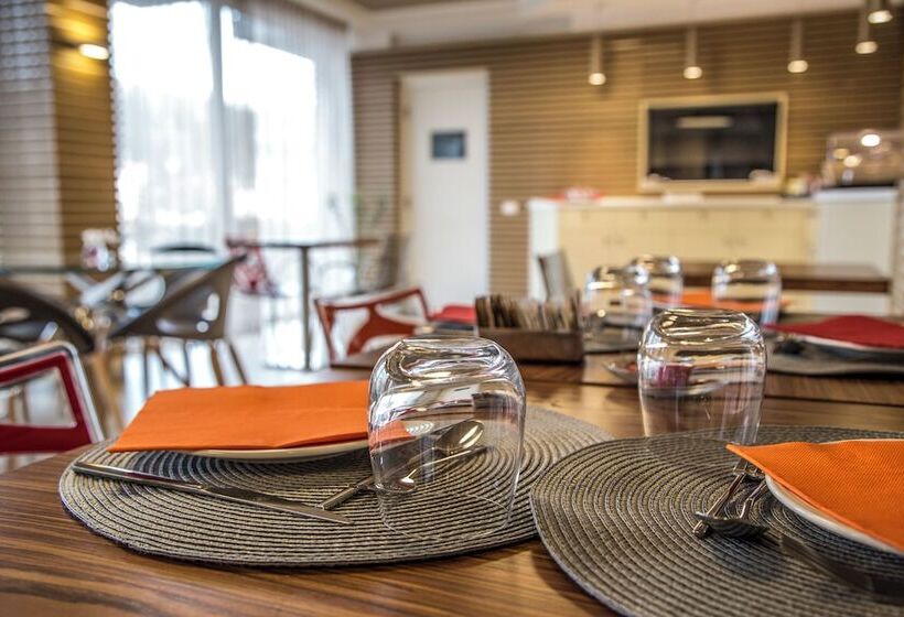 فندق Grand Chalet Delle Rocche