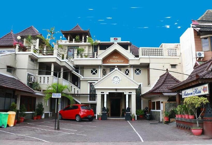 هتل Mataram Malioboro