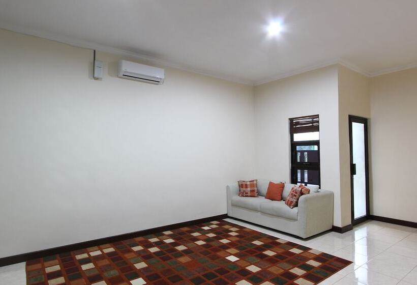 فندق Reddoorz Near Upn Jogjakarta