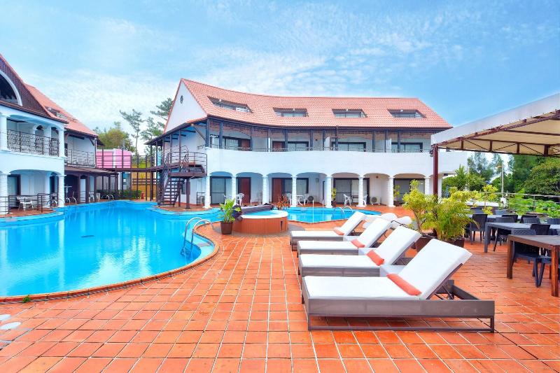 هتل The Pool Resort Okinawa