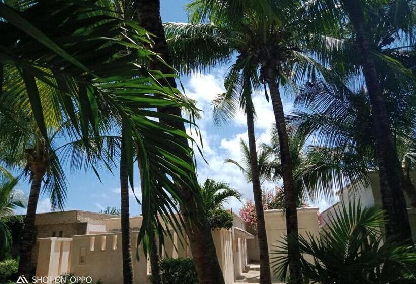 هتل The Villa Luxury Suites