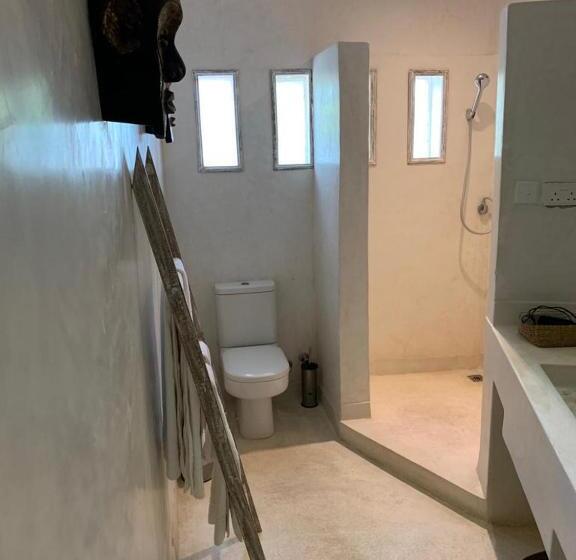 هتل The Villa Luxury Suites