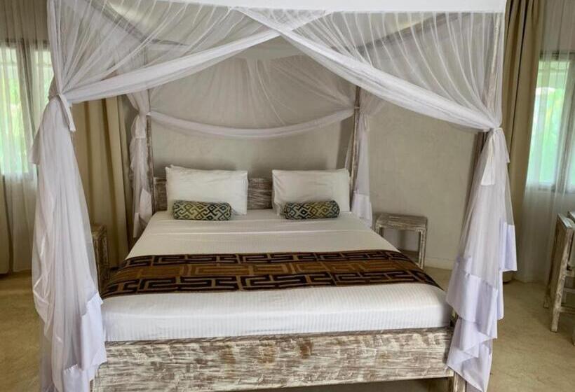 هتل The Villa Luxury Suites