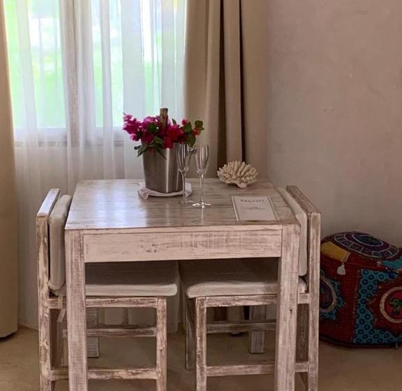 هتل The Villa Luxury Suites