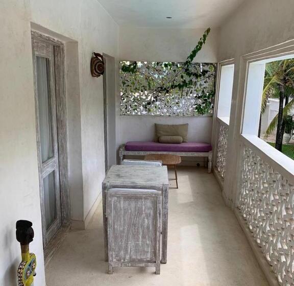هتل The Villa Luxury Suites