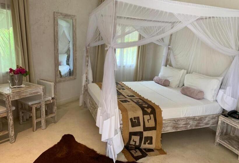 هتل The Villa Luxury Suites