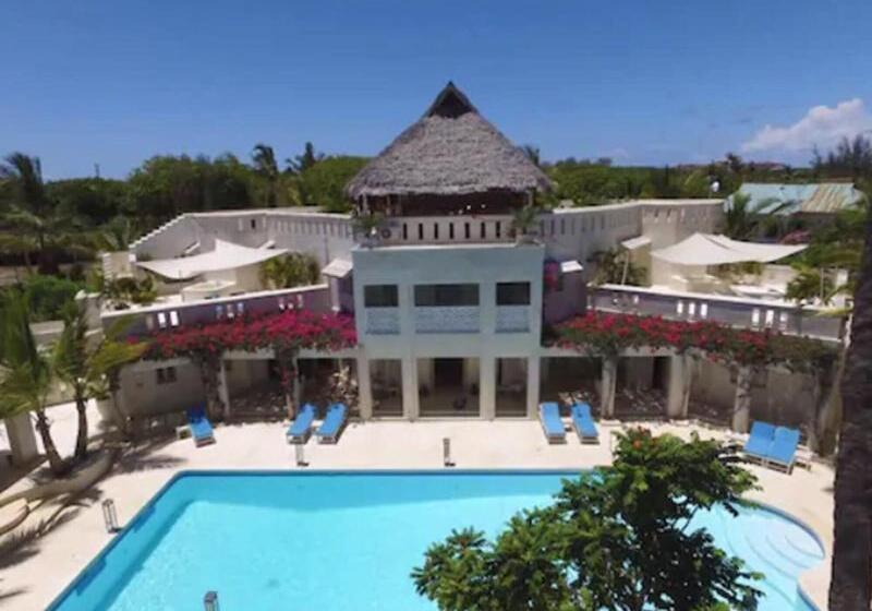 هتل The Villa Luxury Suites