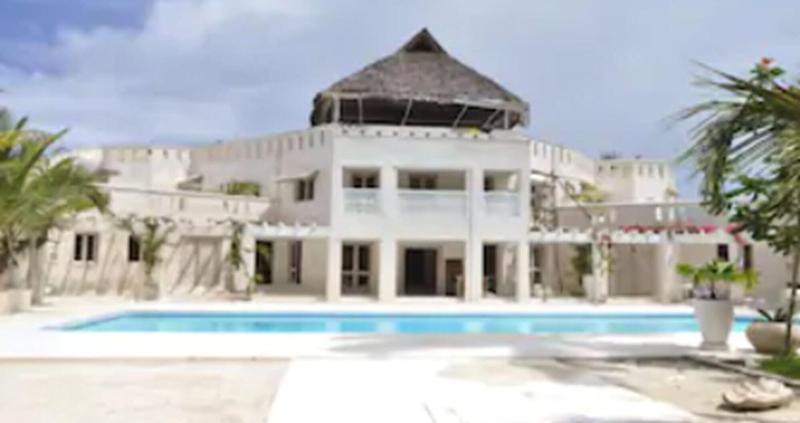 هتل The Villa Luxury Suites