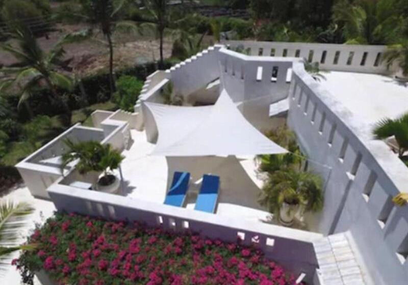 هتل The Villa Luxury Suites