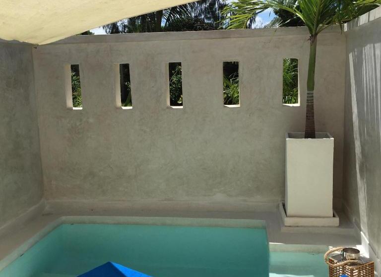 هتل The Villa Luxury Suites