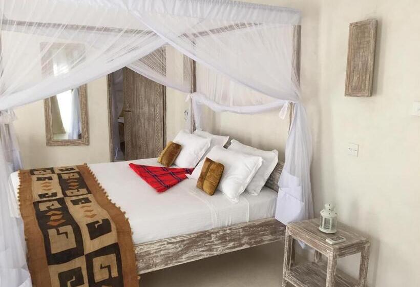 هتل The Villa Luxury Suites