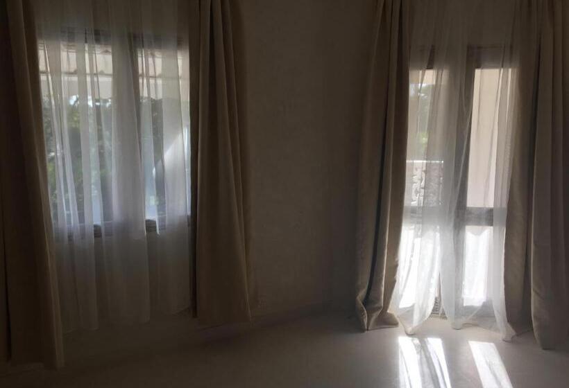 هتل The Villa Luxury Suites