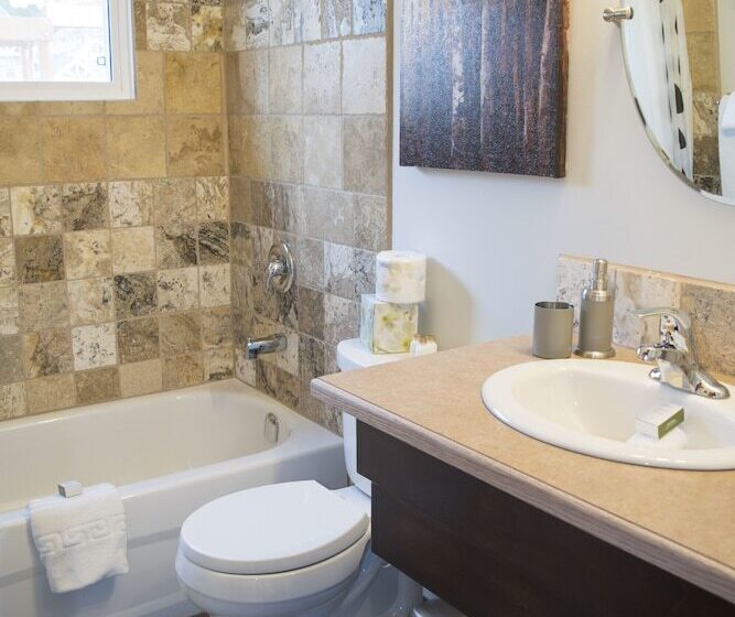 בית מלון כפרי Yamnuska Suites