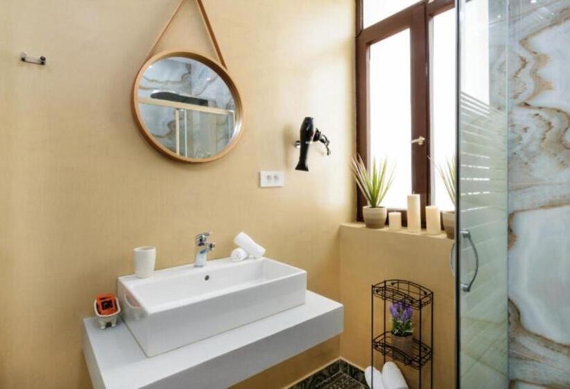پانسیون Diamond Luxury Suites