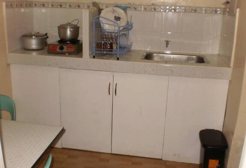 Pensió Lucky Darayonan Homes