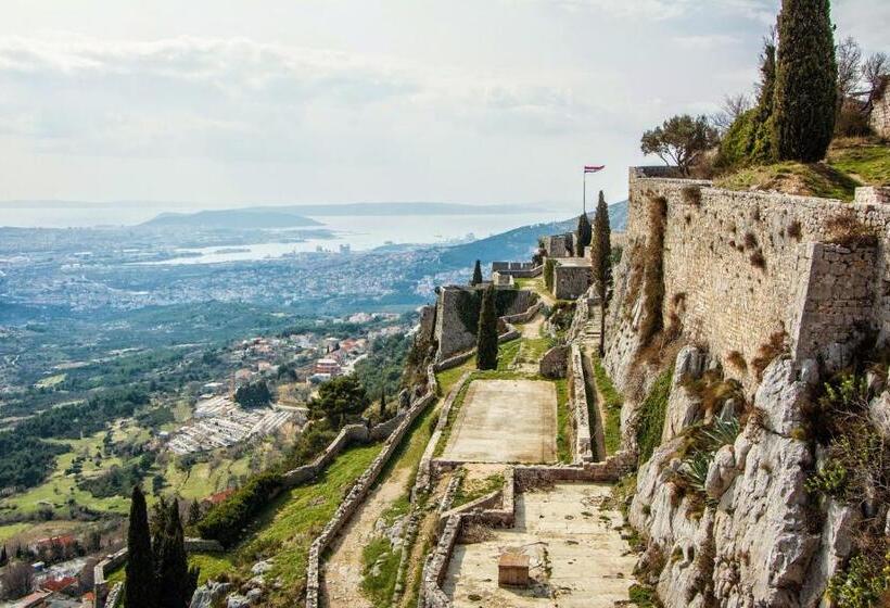 پانسیون Villa Ria